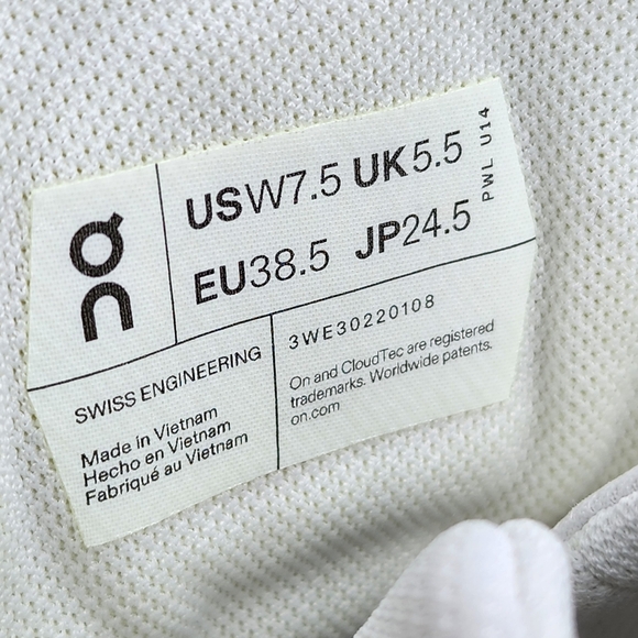 ON CLOUDNOVA 2 - Women's Sneakers - SIZE 7.5 - Picture 7 of 7